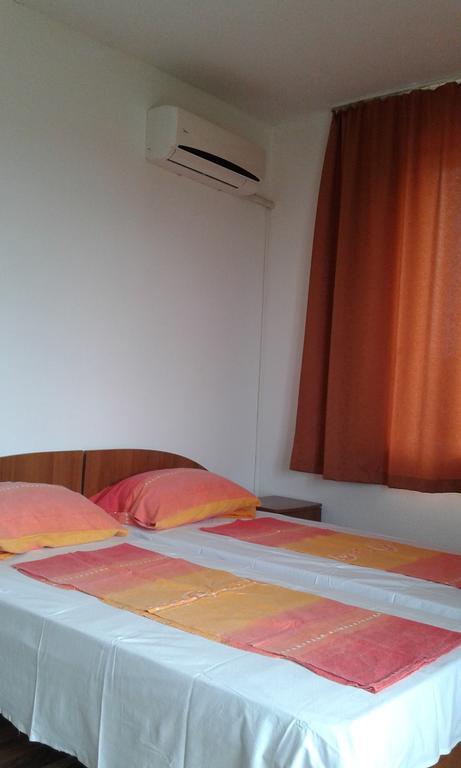 Zora Guest House Primorsko Cameră foto